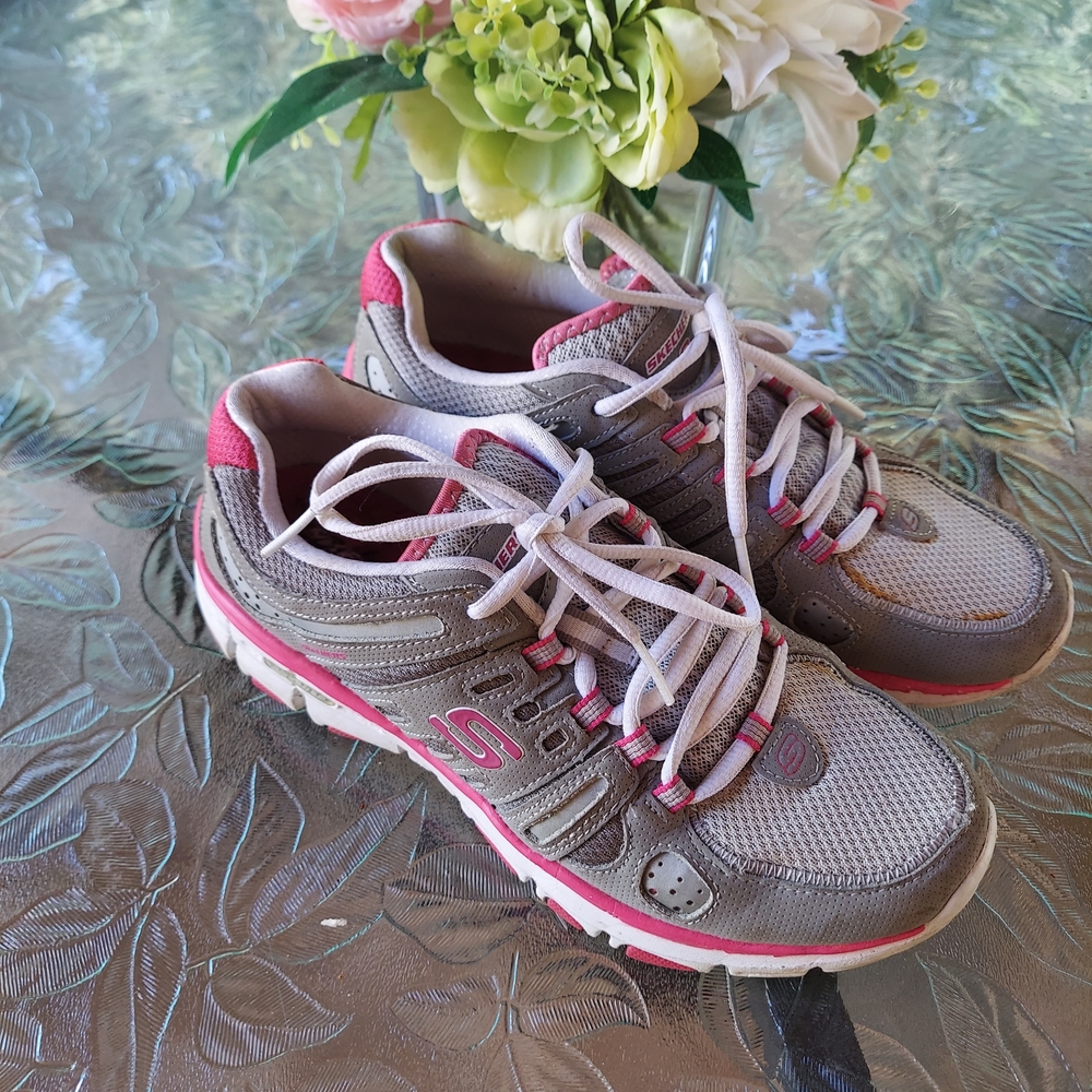 Skechers Women's Gray and Pink Mesh Sneakers Size 8,5